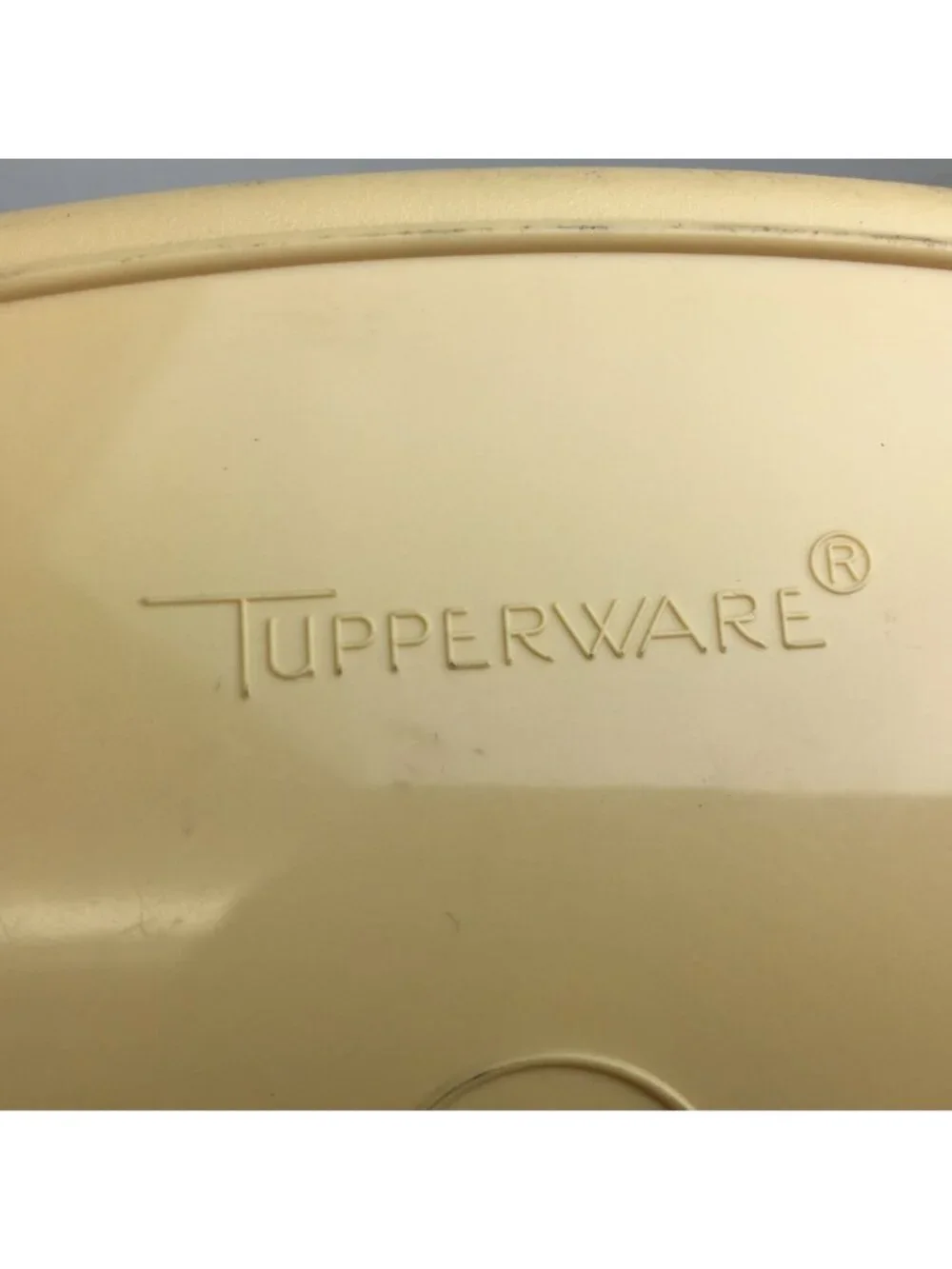 Tupperware Packette Divided Lunch Snack Container With Seal #813-3 USA